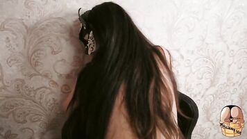 раздел в один клик и трахнул девочку с BongaCams, её рабочем месте