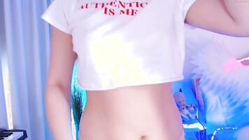 Young Asian webcam girl masturbates, orgasm, live sex