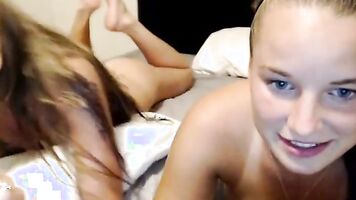 Two Girls on Cam
