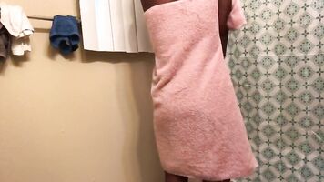 FRESH OUT THE SHOWER OILING UP!